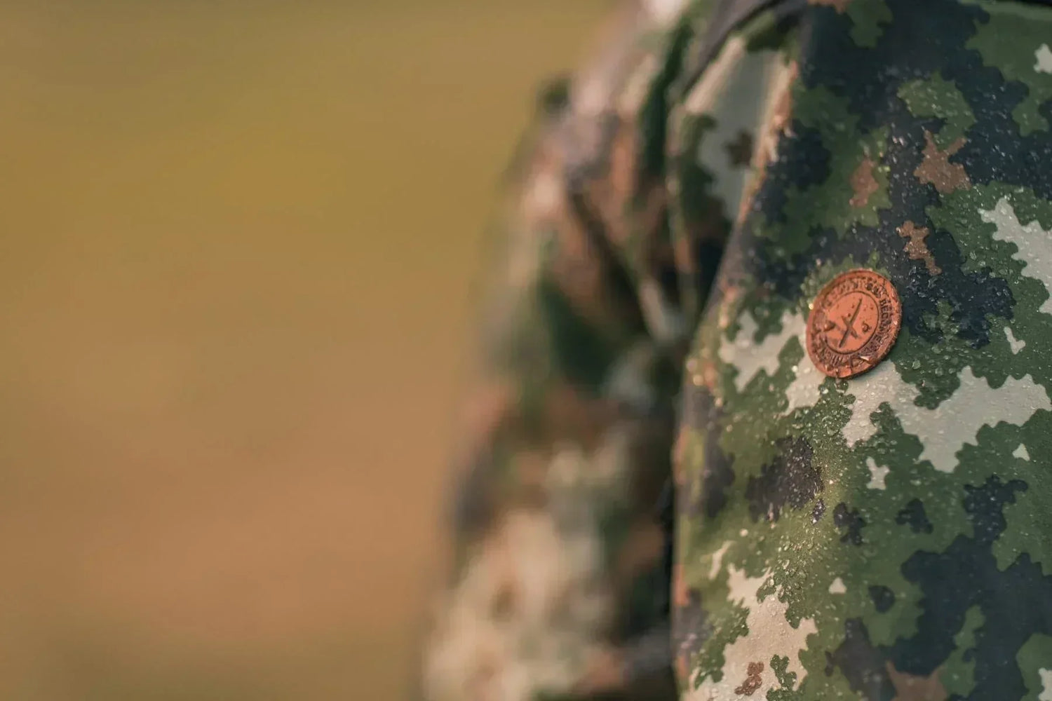 Säänkestävää suojaa kosteisiin olosuhteisiin – Valitse kalvopuku metsästykseen
