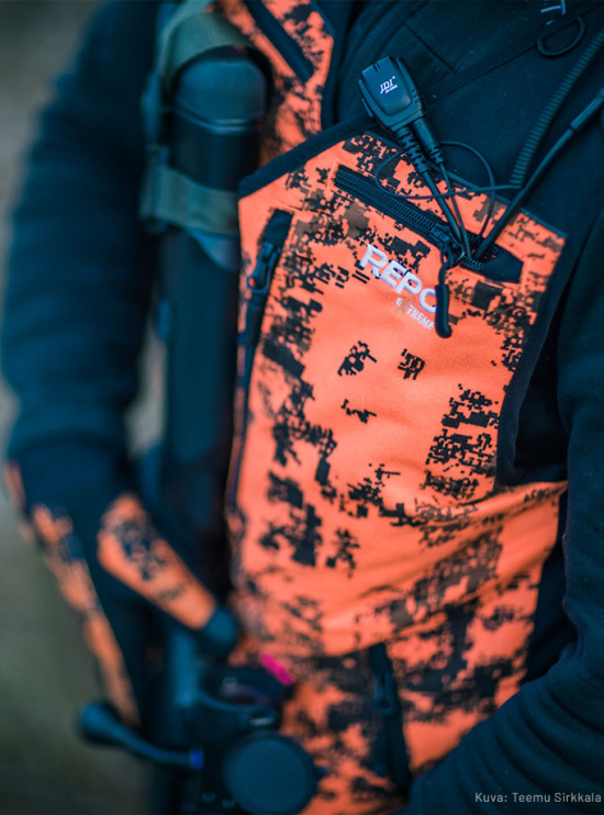 Halla hunting vest detail