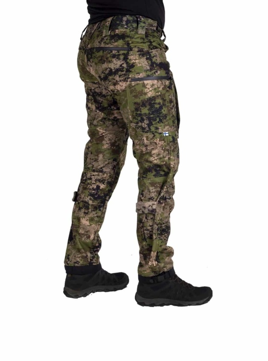 Repo Extreme Karelia Dark xFade hunting pants seen from the back