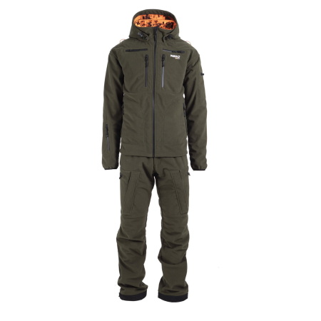 Karelia Forest Green hunting suit from the front