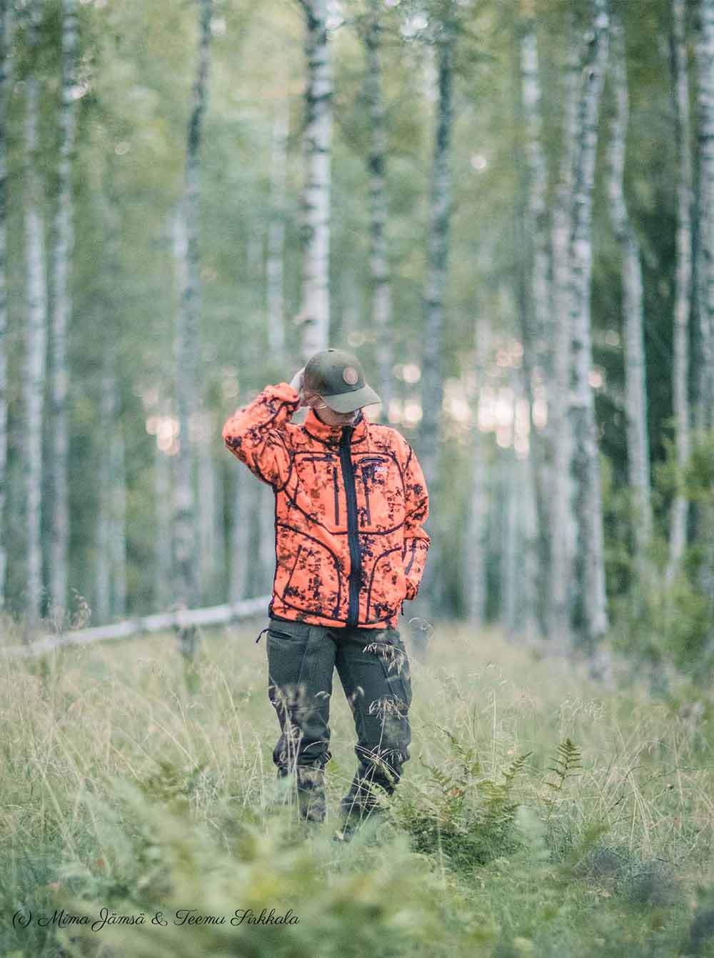 Karelia Dark xFade hunting jacket orange side on