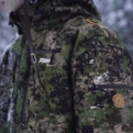 Karelia Dark xFade metsästyspuku yksityiskohta talvella