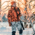 Karelia Forest Green metsästystakki käännettynä talvihirvestys